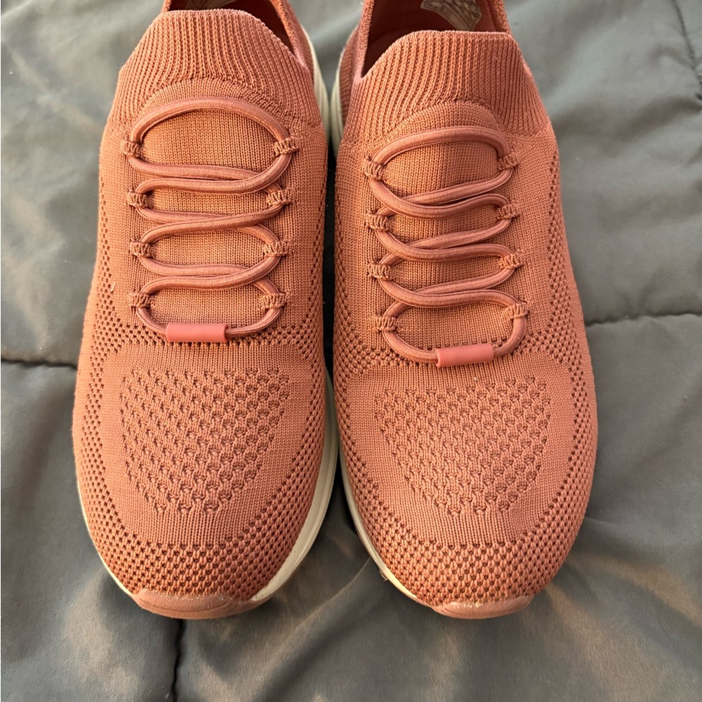 Women's Knit Sneakers in Pink